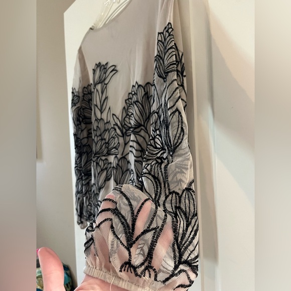 Alfani Taupe Rayon Blend Embroidery Floral Sheer Sleeve women’s size medium - Picture 2 of 14